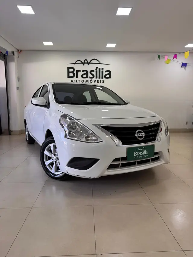 Carro Nissan Versa 2016 1.6 16V SV (Flex)