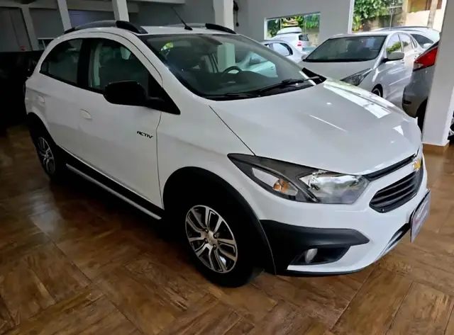 Carro Chevrolet Onix 2017 1.4 Activ SPE/4 (Aut)