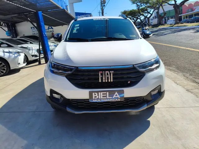 Carro Fiat Strada 2024 Volcano 1.3 Flex 8V CD Aut.