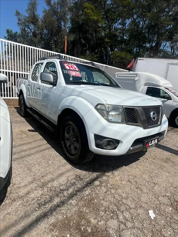 Carro Nissan Frontier 2016 2.5 TD CD 4x4 SV Attack (Aut)