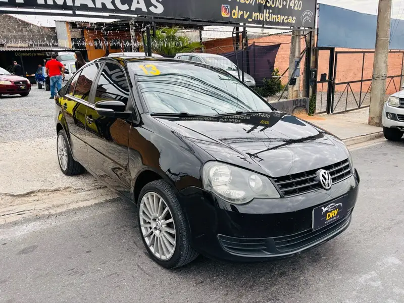 Volkswagen Polo Sedan 1.6 8V (Flex)