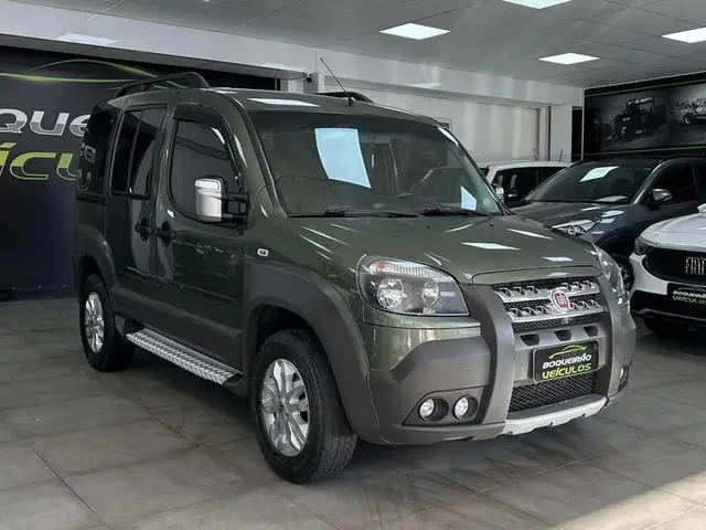 Carro Fiat Doblò 2015 Adventure 1.8 16V (Flex)
