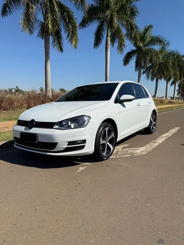 Carro Volkswagen Golf 2015 Comfortline 1.4 TSi