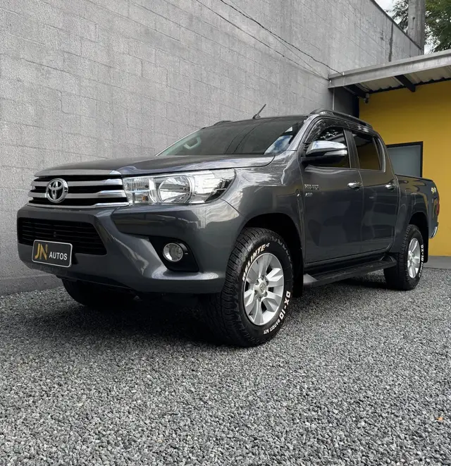 Carro Toyota Hilux Cabine Dupla 2017 Hilux 2.7 SRV CD 4x4 (Flex) (Aut)