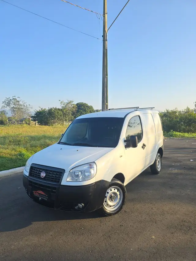 Carro Fiat Doblò Cargo 2014 1.8 E.torQ (Flex)