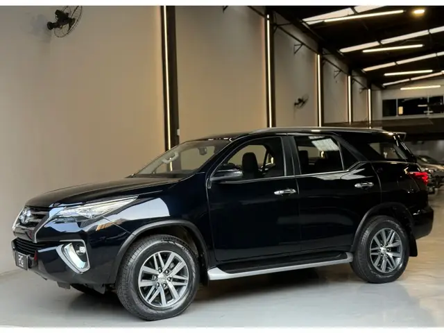 Carro Toyota SW4 2018 2.8 TDI SRX 7L 4x4 (Aut)