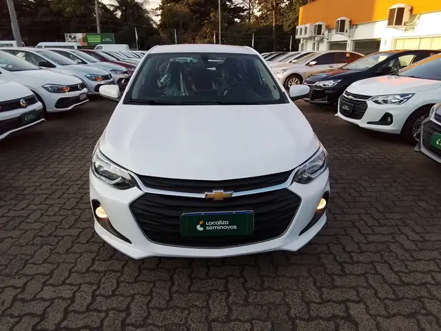Carro Chevrolet Onix Plus 2024 LT 1.0