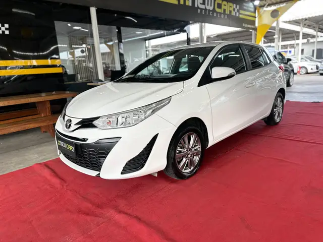 Carro Toyota Yaris 2021 1.5 XL Plus Connect CVT (Flex)