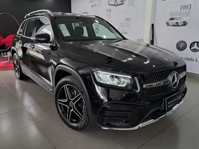 Carro Mercedes-Benz GLB 220 2025 4M AMG Line