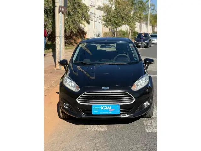 Carro Ford Fiesta Hatch 2014 SE 1.6