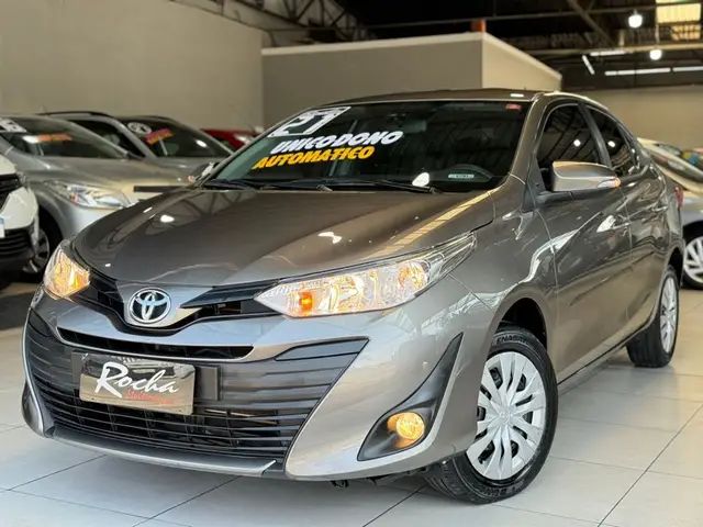 Carro Toyota Yaris Sedan 2021 1.5 XL Live (Flex)