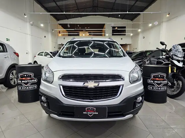 Carro Chevrolet Spin 2016 Activ 1.8 (Flex) (Aut)