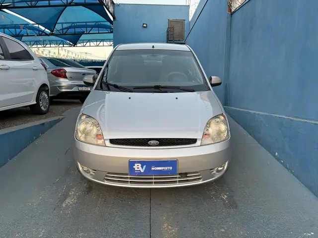 Carro Ford Fiesta Hatch 2003 Street 1.6 MPi