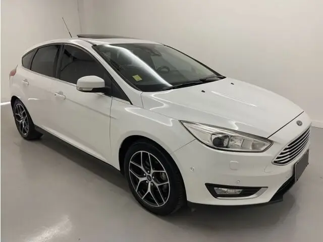 Carro Ford Focus Sedan 2016 Titanium Plus 2.0 PowerShift (Aut)