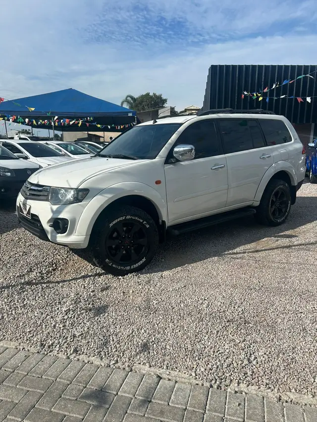 Carro Mitsubishi Pajero Dakar 2013 3.2 4WD (Aut)