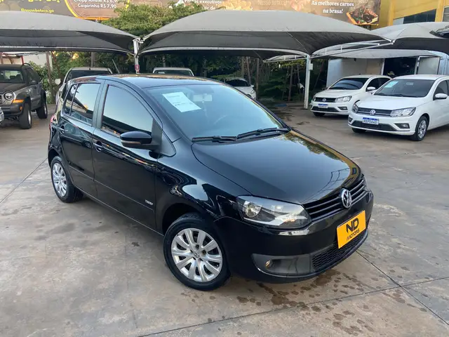 Carro Volkswagen Fox 2013 1.0 VHT (Flex) 4p