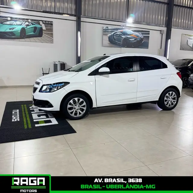 Carro Chevrolet Onix 2013 1.4 LT SPE/4