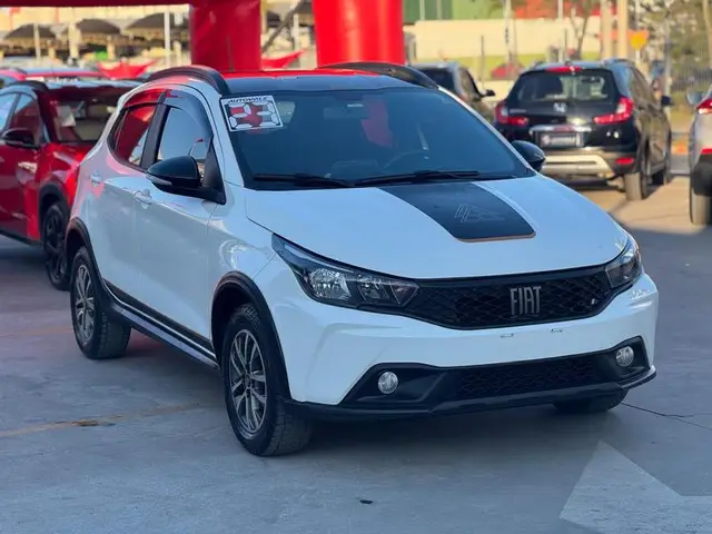 Carro Fiat Argo 2023 Trekking 1.3 (Flex)
