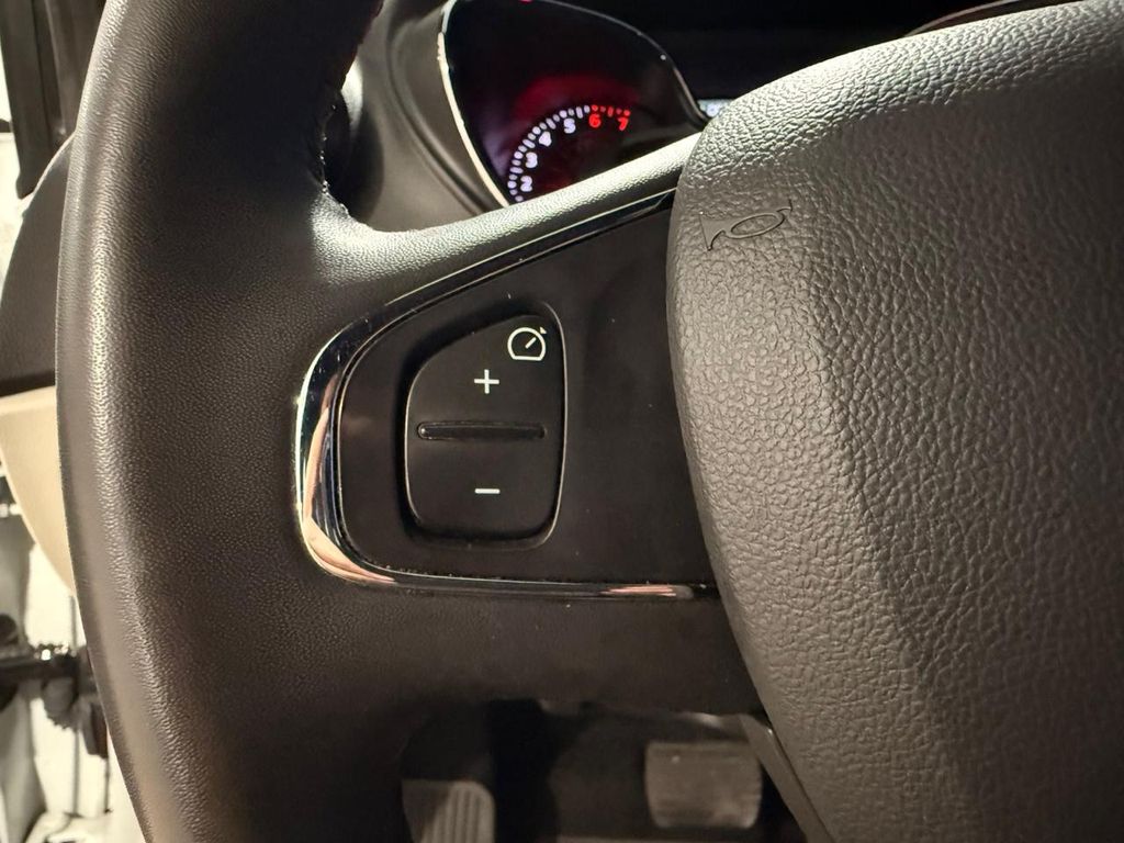 Captur Intense 1.6 16v SCe CVT (Flex)