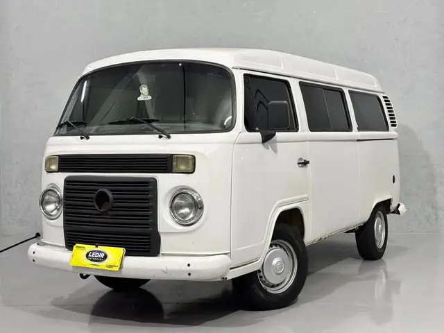 Carro Volkswagen Kombi 2007 Escolar 1.4 (Flex)
