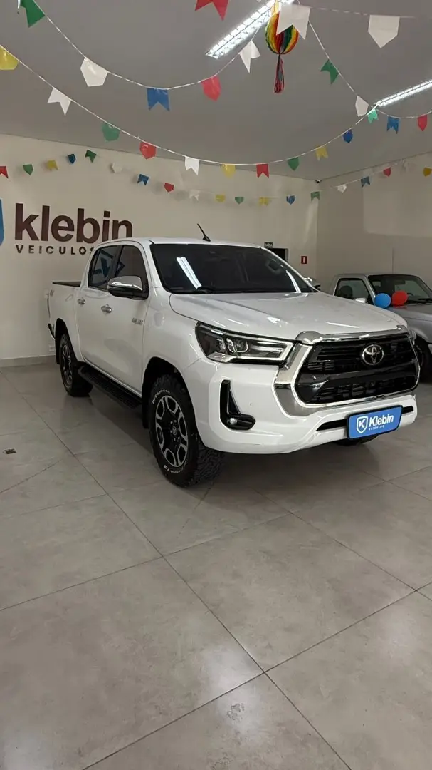 Carro Toyota Hilux Cabine Dupla 2024 SRX 4x4 2.8 Diesel