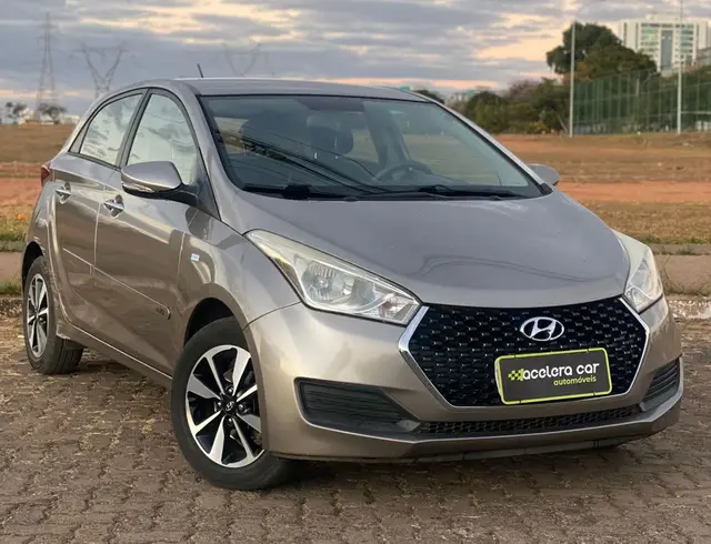 Carro Hyundai HB20 2017 1.6 Comfort Plus (Flex)