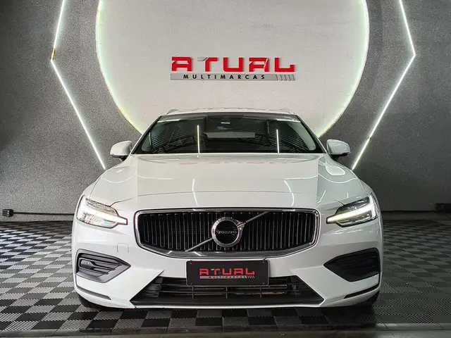 Carro Volvo V60 2020 2.0 T5 Drive-E Momentum