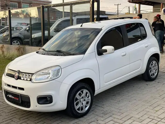 Carro Fiat Uno 2015 Evolution 1.4 8V (Flex) 4p