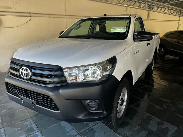 Carro Toyota Hilux Cabine Simples 2025 2.8 TDI CS 4x4