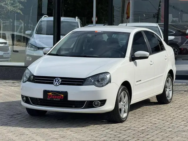 Carro Volkswagen Polo Sedan 2014 Comfortline 1.6 8V (Flex)