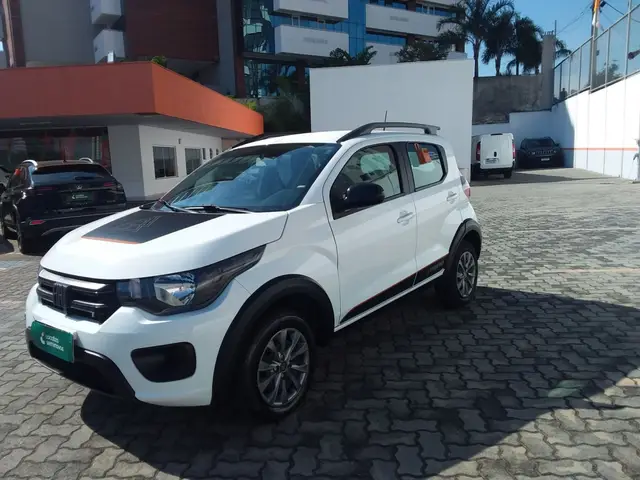 Carro Fiat Mobi 2024 Trekking 1.0