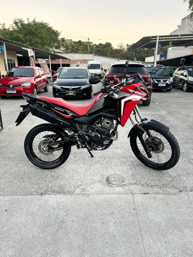 Moto Honda XRE Sahara 300 2025 Rally