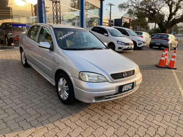 Carro Chevrolet Astra Sedan 2002 CD 2.0 8V (Aut)