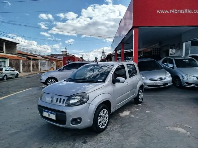 Carro Fiat Uno 2014 Vivace College 1.0 8V (Flex) 4p