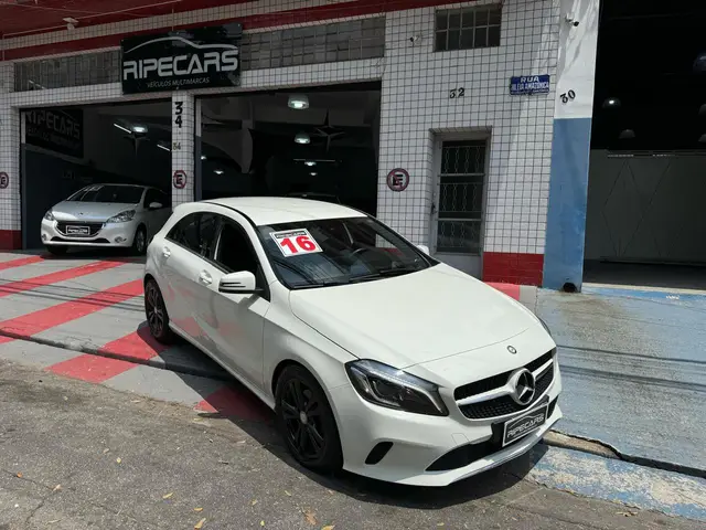 Carro Mercedes-Benz Classe A  2016 200 1.6 Turbo FlexFuel DCT