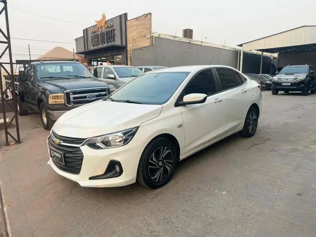 Carro Chevrolet Onix Plus 2024 LT 1.0