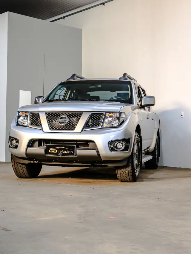 Carro Nissan Frontier 2015 2.5 TD CD 4x4 SV Attack