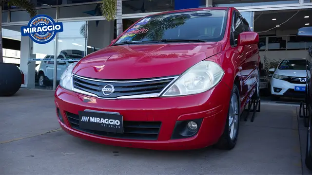 Carro Nissan Tiida 2013 SL 1.8 (flex)