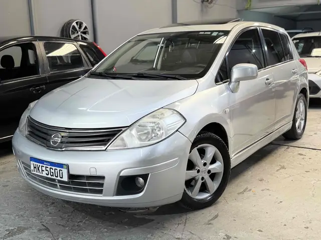 Carro Nissan Tiida 2012 SL 1.8 (flex) (aut)