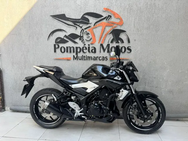 Moto Yamaha MT-03 2017 STD