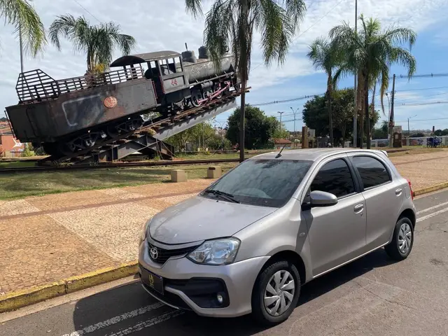 Carro Toyota Etios 2018 XS 1.5 (Aut) (Flex)