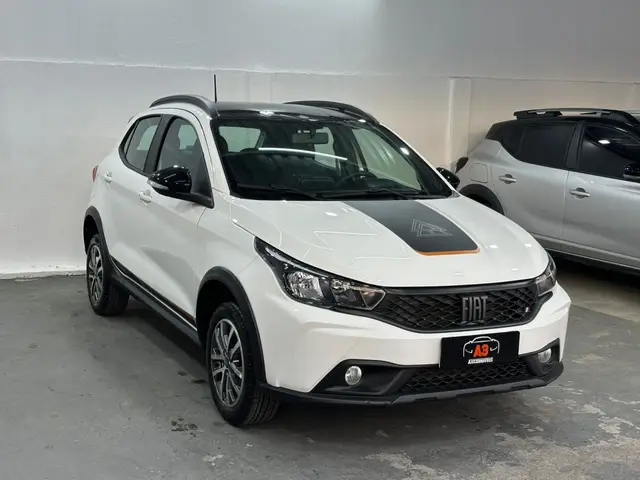 Carro Fiat Argo 2024 Trekking 1.3 CVT