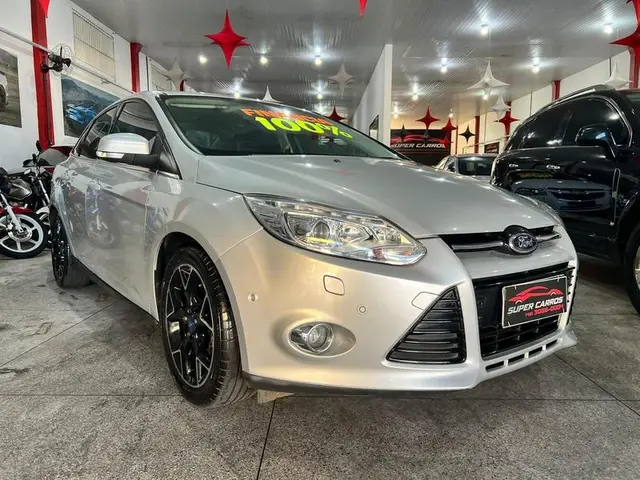 Carro Ford Focus Sedan 2015 Titanium Plus 2.0 16V PowerShift (Aut)