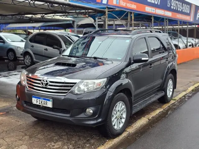 Carro Toyota Hilux SW4 2014 3.0 TDI 4x4 SRV 7L