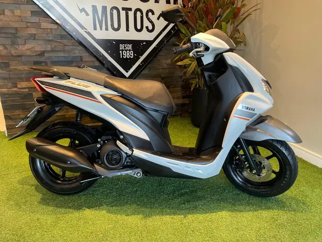 Moto Yamaha Fluo 2024 ABS