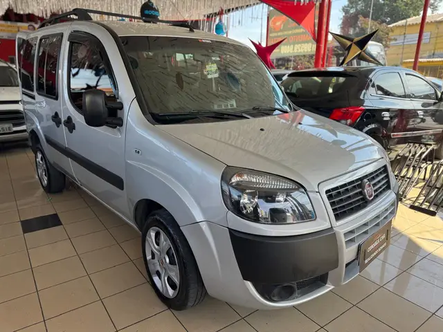 Carro Fiat Doblò 2020 Essence 1.8 16V (Flex)