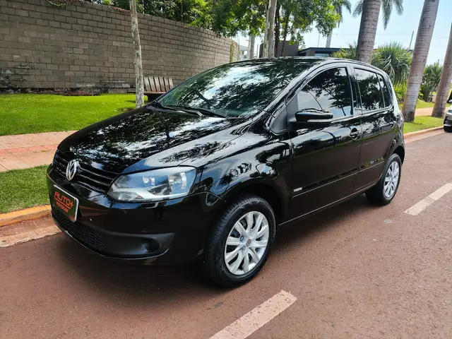 Carro Volkswagen Fox 2011 1.0 8V (Flex) 2p