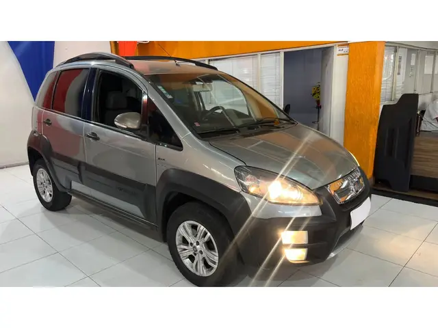 Carro Fiat Idea 2011 Adventure 1.8 16V E.TorQ (Flex)