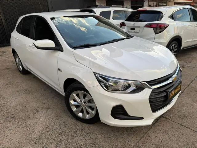 Carro Chevrolet Onix 2023 LT 1.0