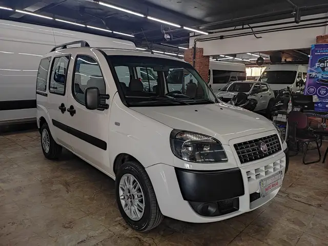 Carro Fiat Doblò 2021 Essence 1.8 16V (Flex)